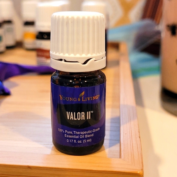 Valor Essential Oil II *New* - Picture 1 of 3